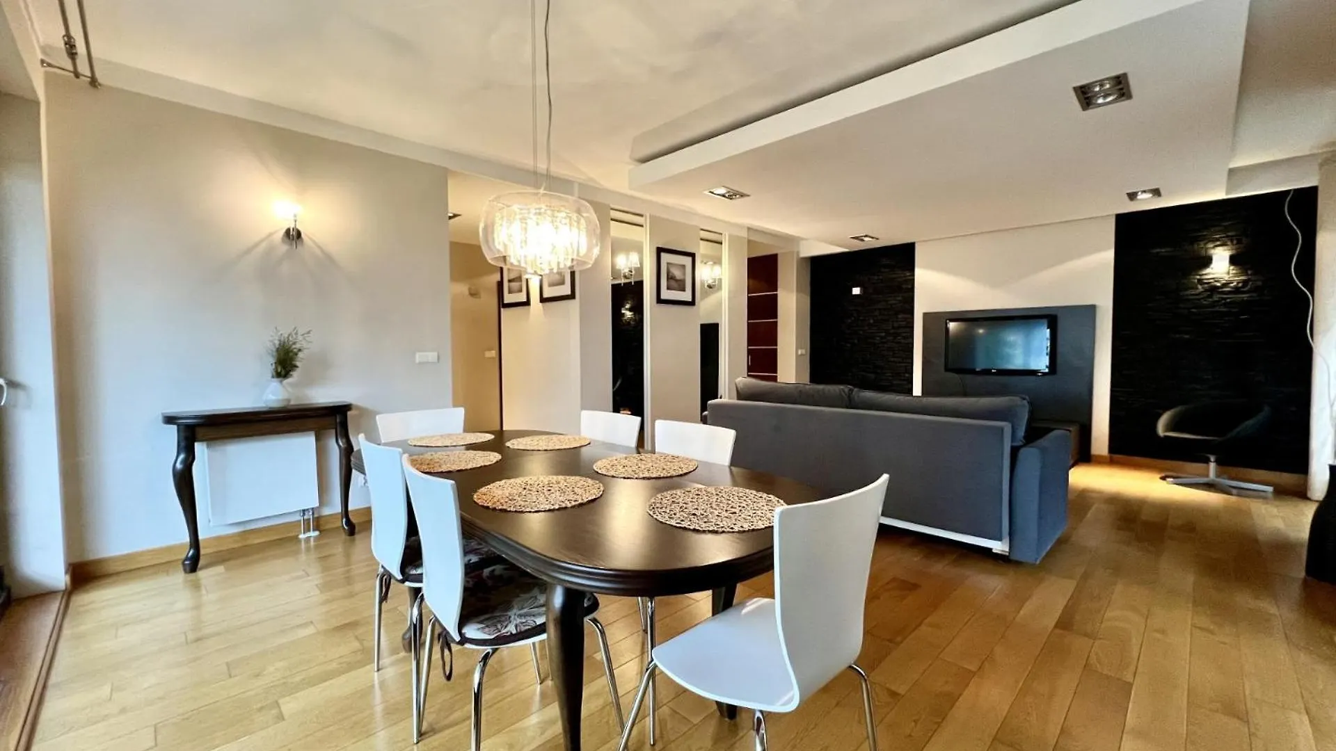 98M2 Apartment Oldtown Yacht Marina Gdansk Poland