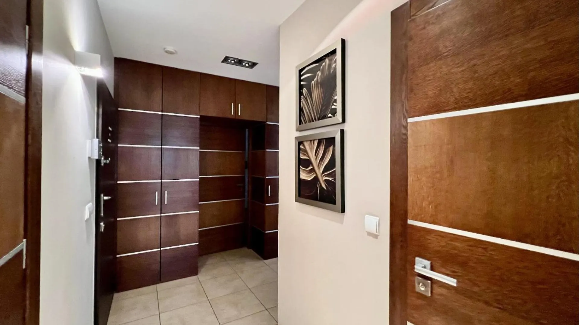 98M2 Apartment Oldtown Yacht Marina Gdansk